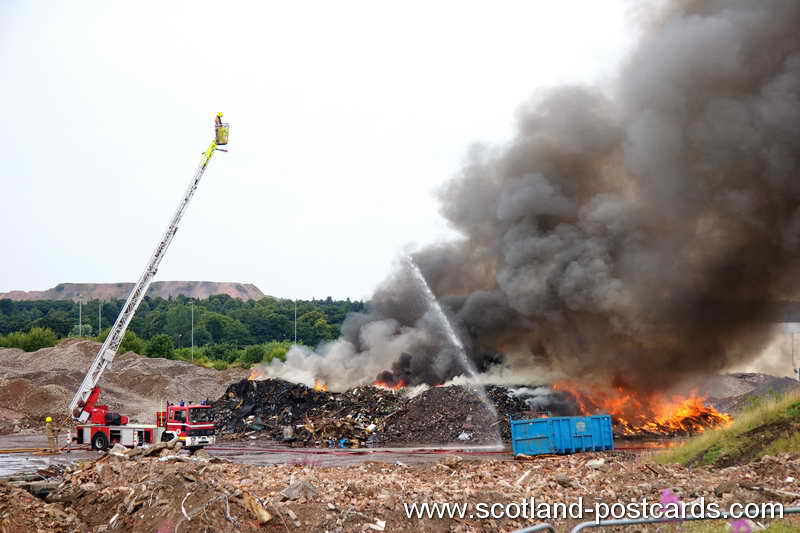 Fire at Newbridge old tyre factory 2009 img 2837